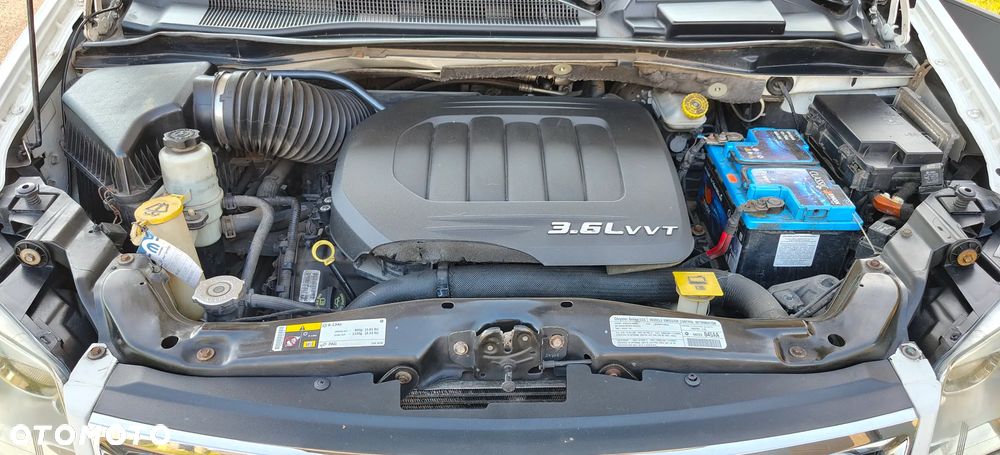Chrysler Town & Country - 23