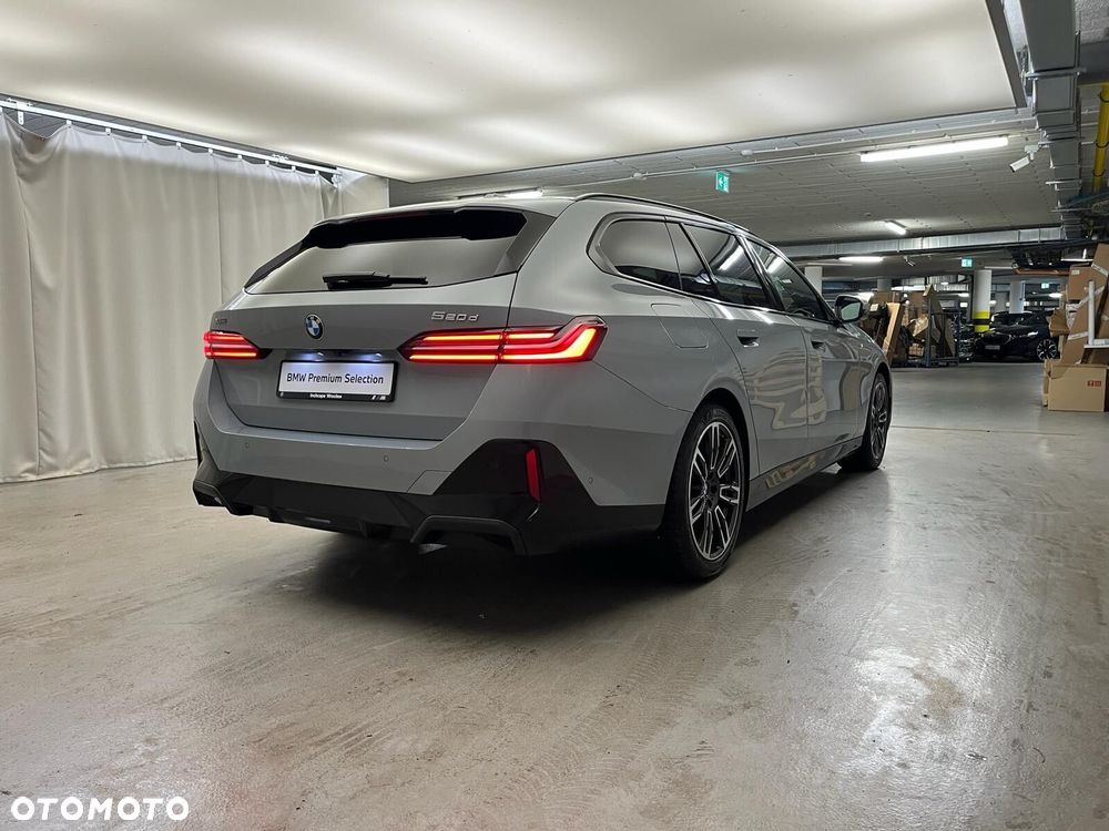 BMW Seria 5 520d xDrive mHEV M Sport - 12