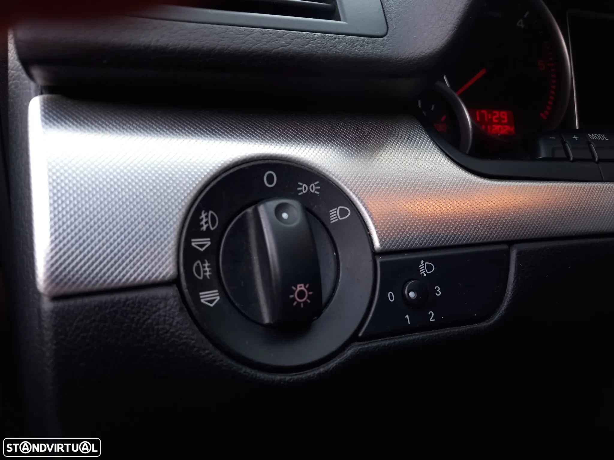 Audi A4 Avant 2.0 TDI S-line - 14