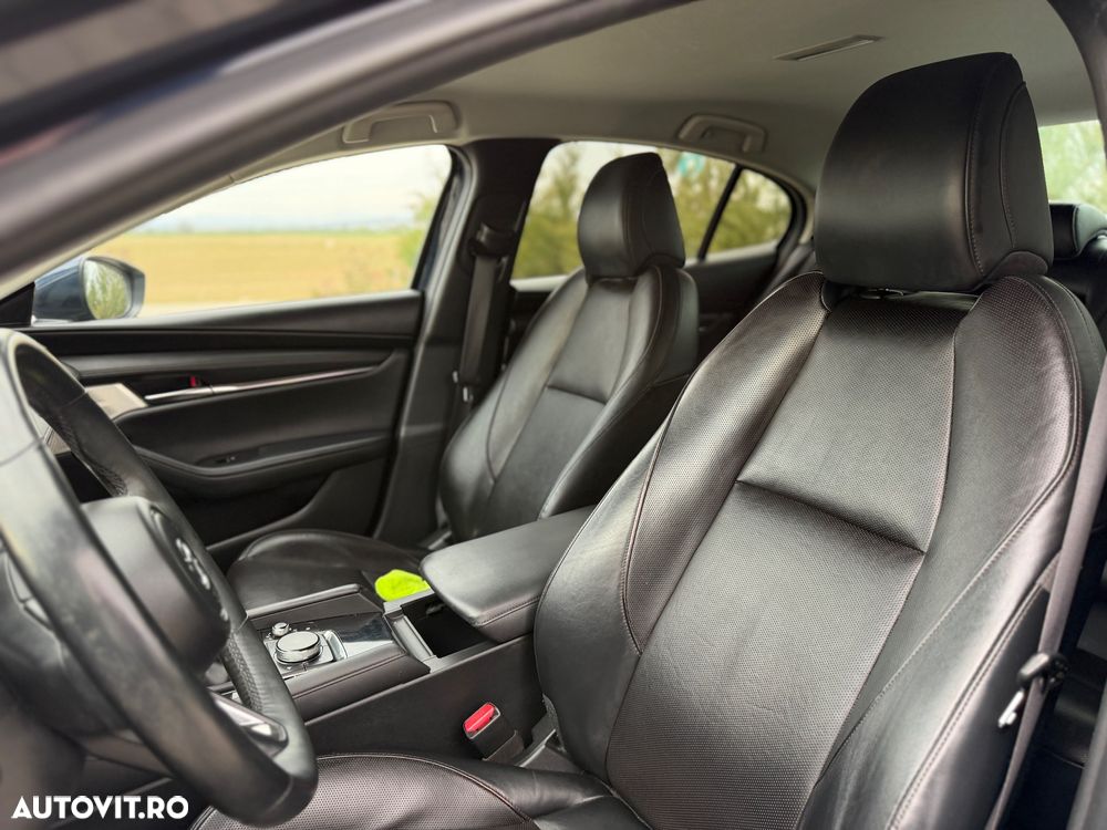 Mazda 3 e-SKYACTIV-X 186 M HYBRID TAKUMI - 10