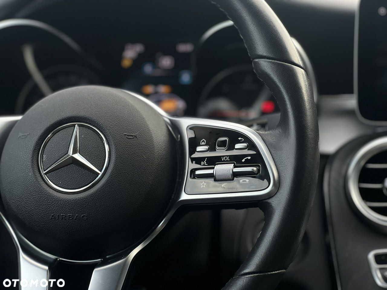 Mercedes-Benz Klasa C 220 d 9G-TRONIC - 13