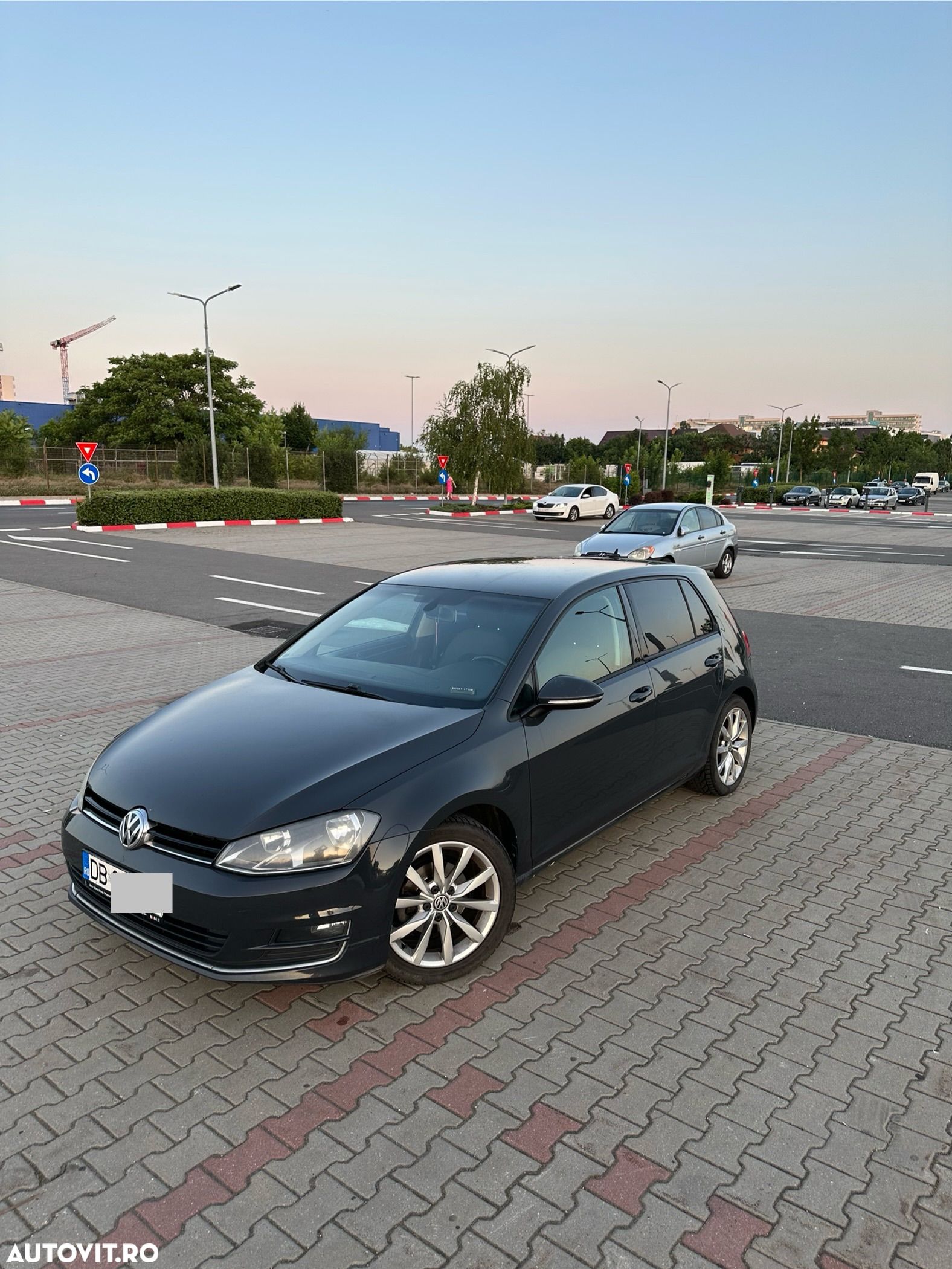Volkswagen Golf 1.6 TDI DPF BMT DSG Trendline - 1
