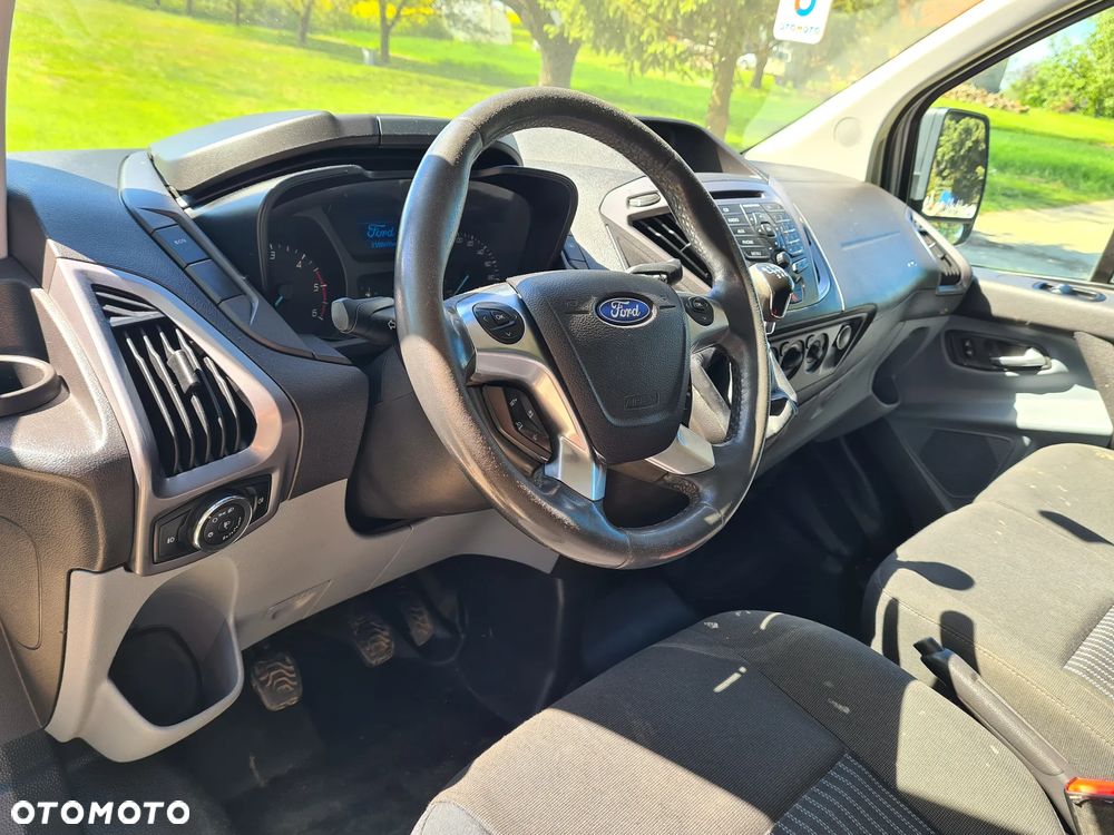 Ford TRANSIT CUSTOM - 9