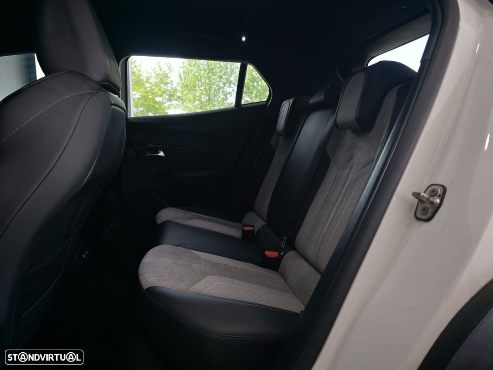 Peugeot e-2008 GT Pack - 35