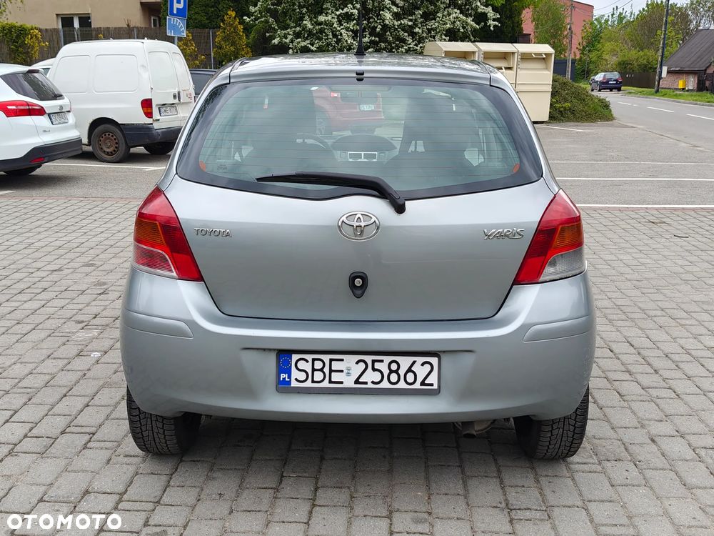 Toyota Yaris 1.33 Prestige - 12