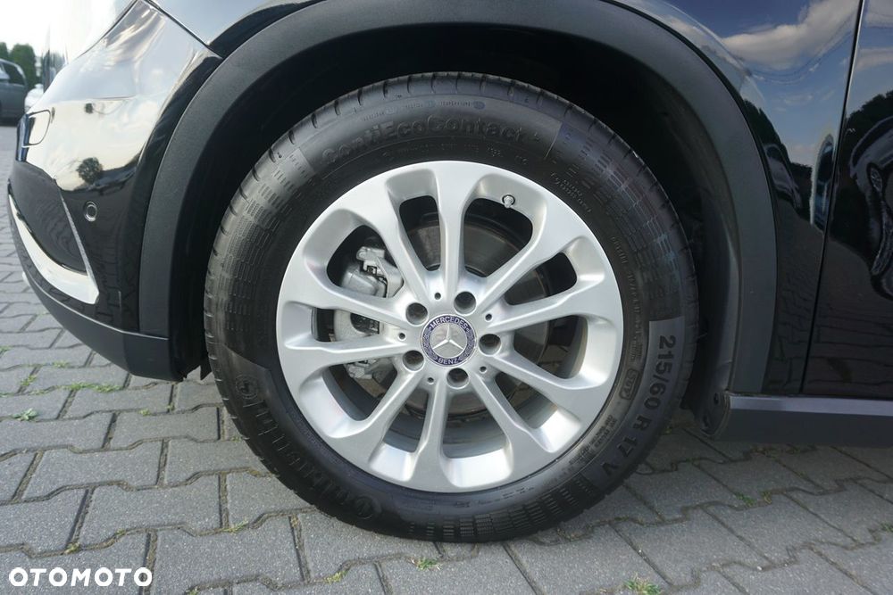 Mercedes-Benz GLA 200 7G-DCT Urban - 33