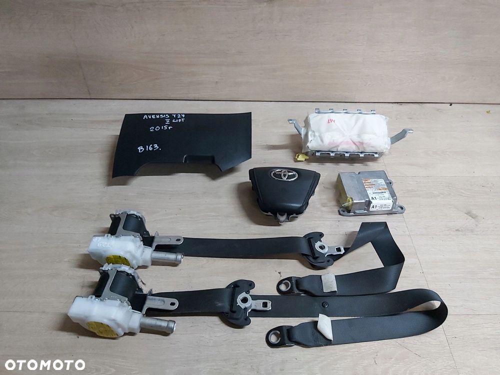 Toyota Avensis T27 LIFT 14-18r poduszka air bag kierowcy deska pas 2015r - 1