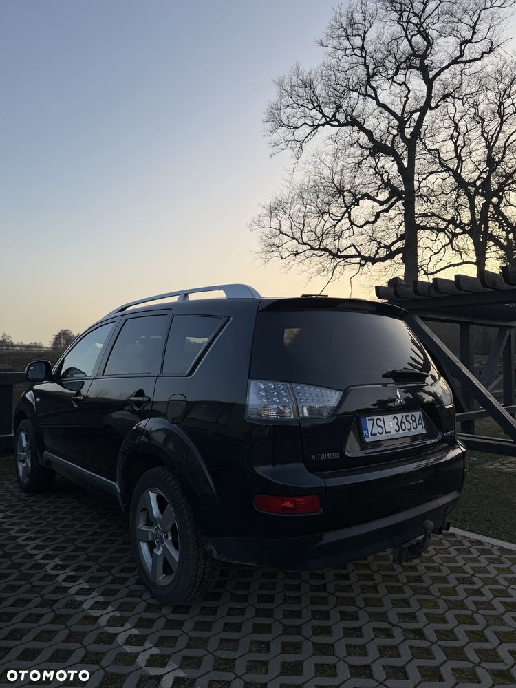 Mitsubishi Outlander - 3