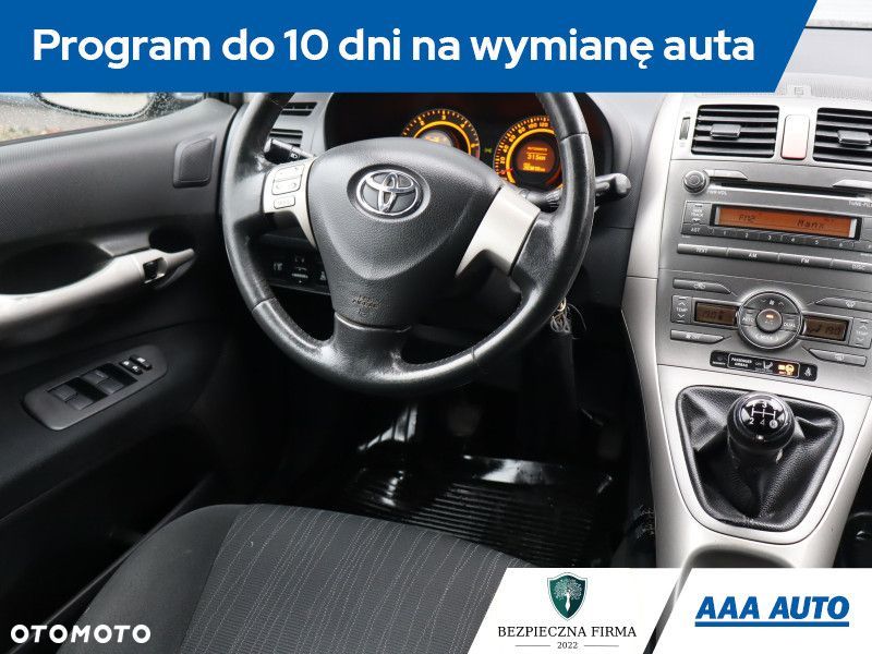 Toyota Auris - 9