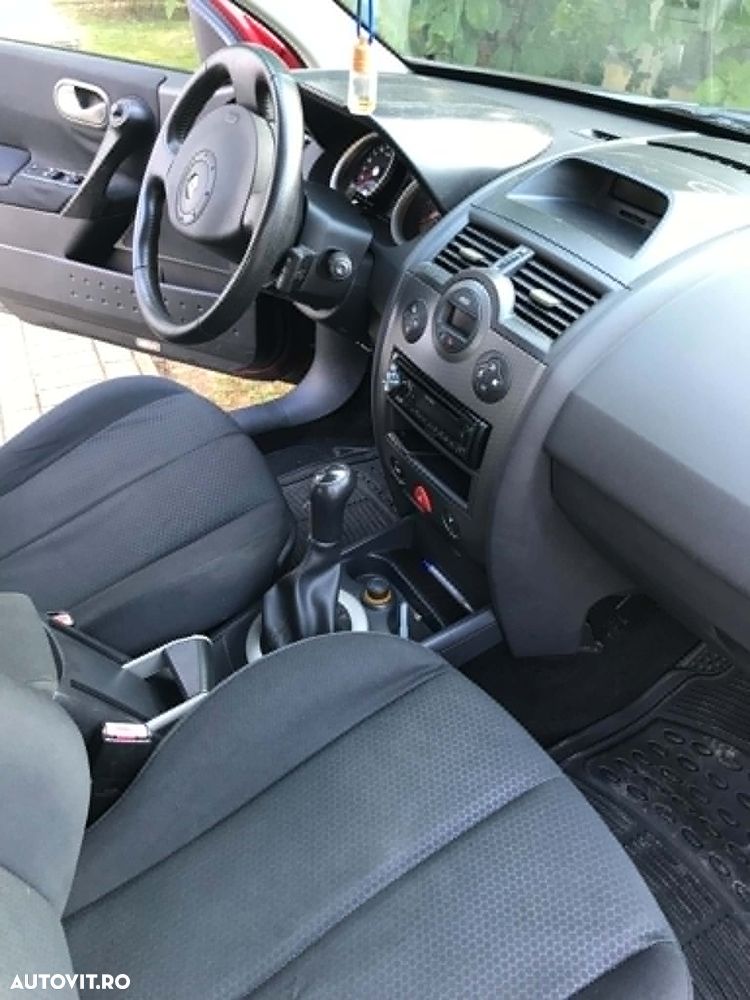 Renault Megane II 1.6 Influence - 9