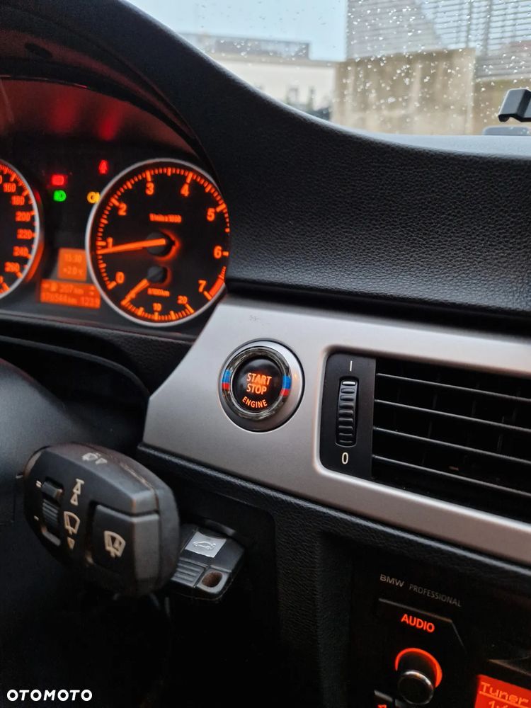 BMW Seria 3 318i Edition Sport - 29