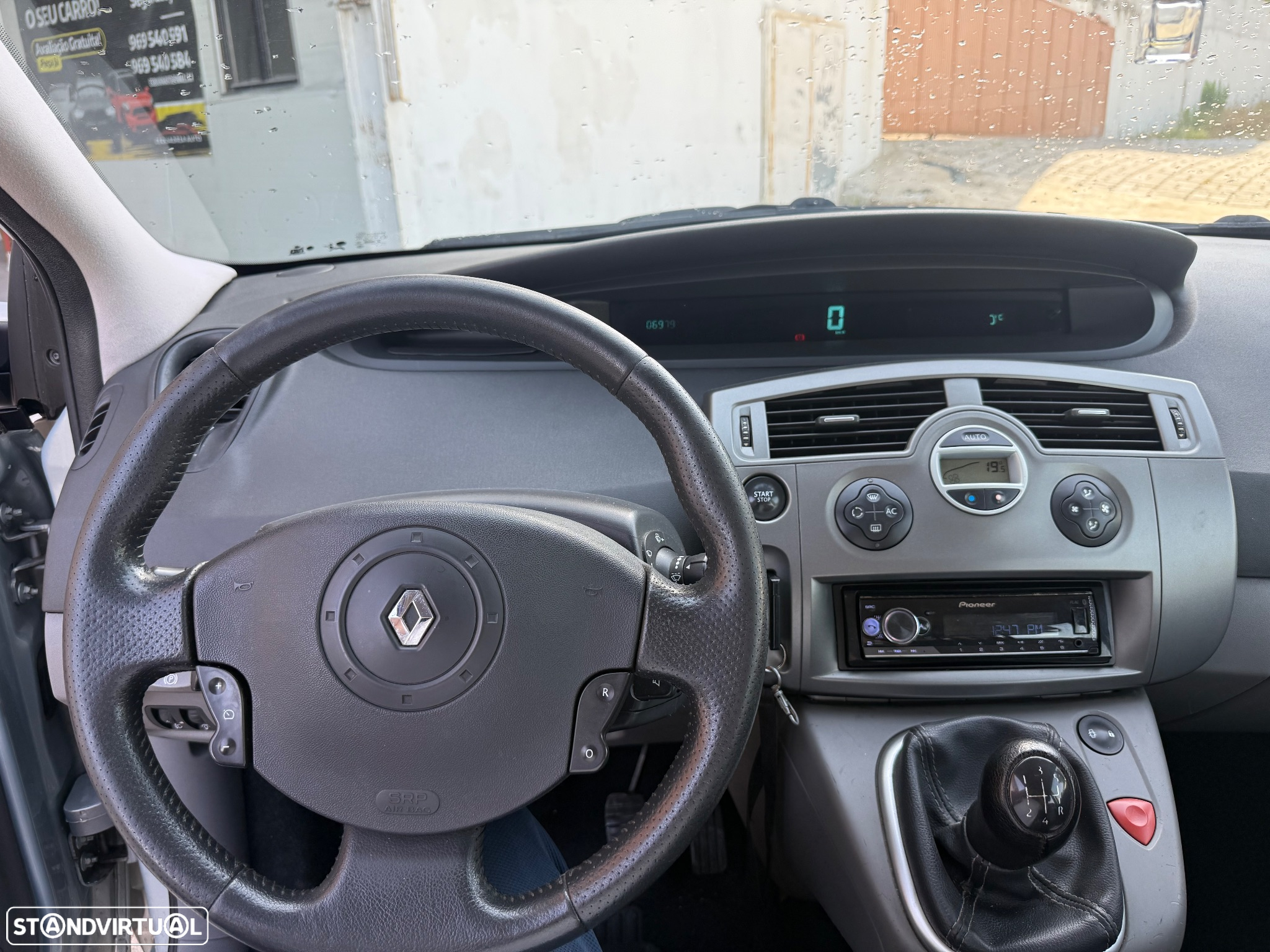 Renault Scénic 1.6 16V 110 Authentique - 9