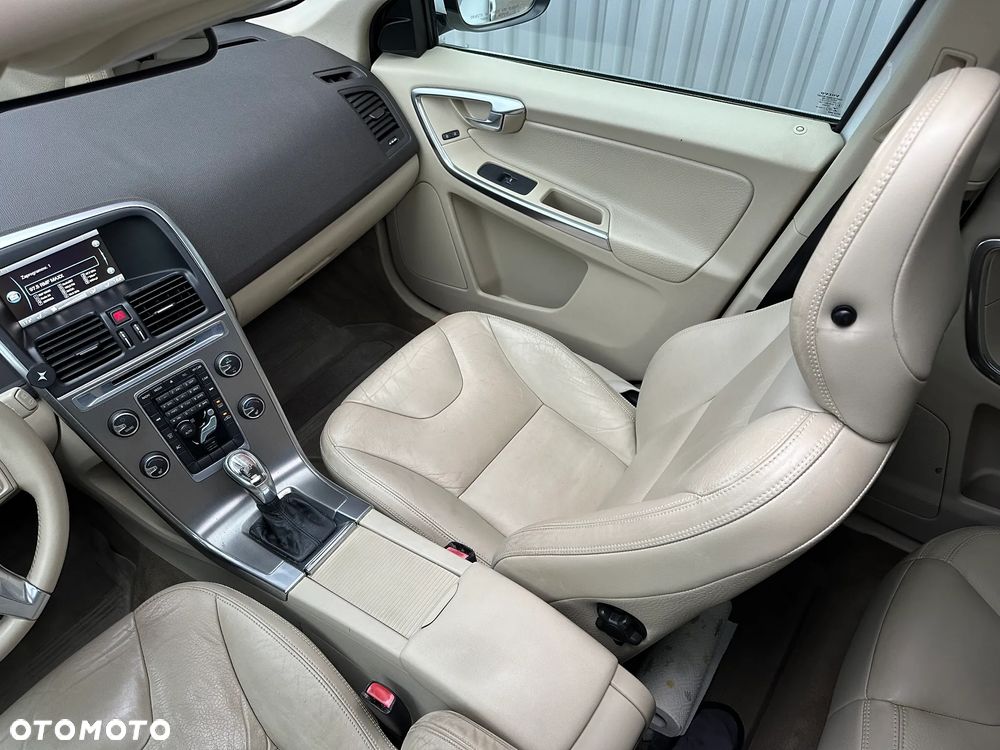 Volvo XC 60 3.2 AWD Summum - 33