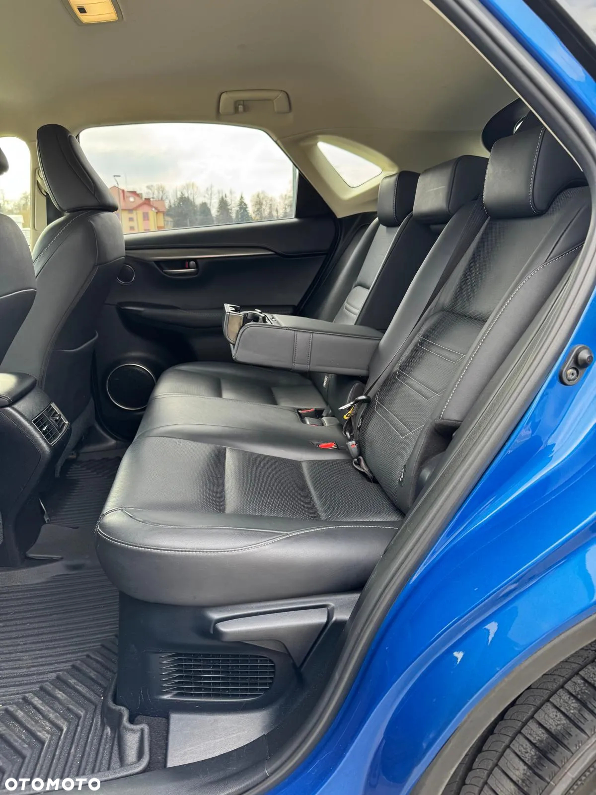 Lexus NX 300h Comfort AWD - 26
