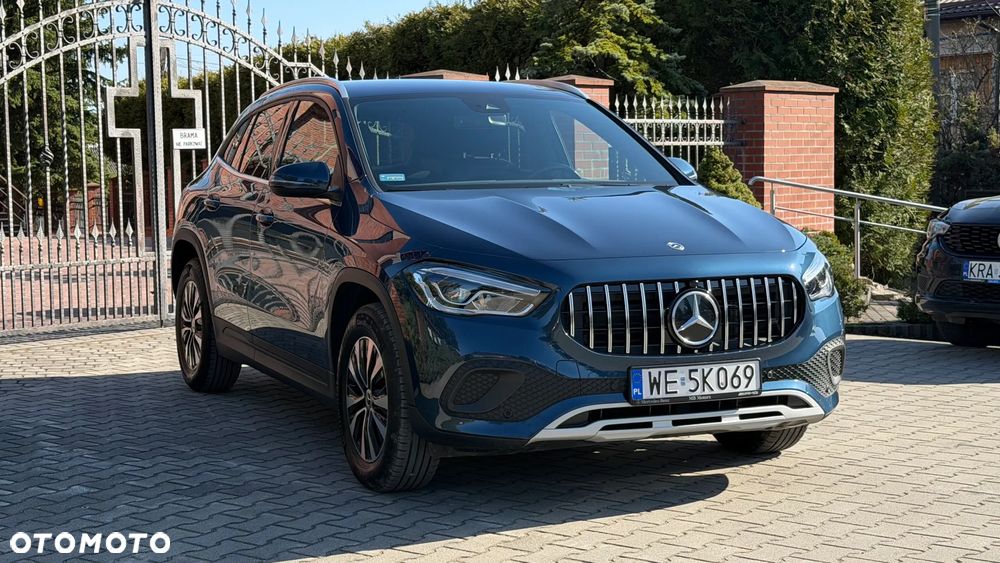 Mercedes-Benz GLA 200 Business Edition - 1