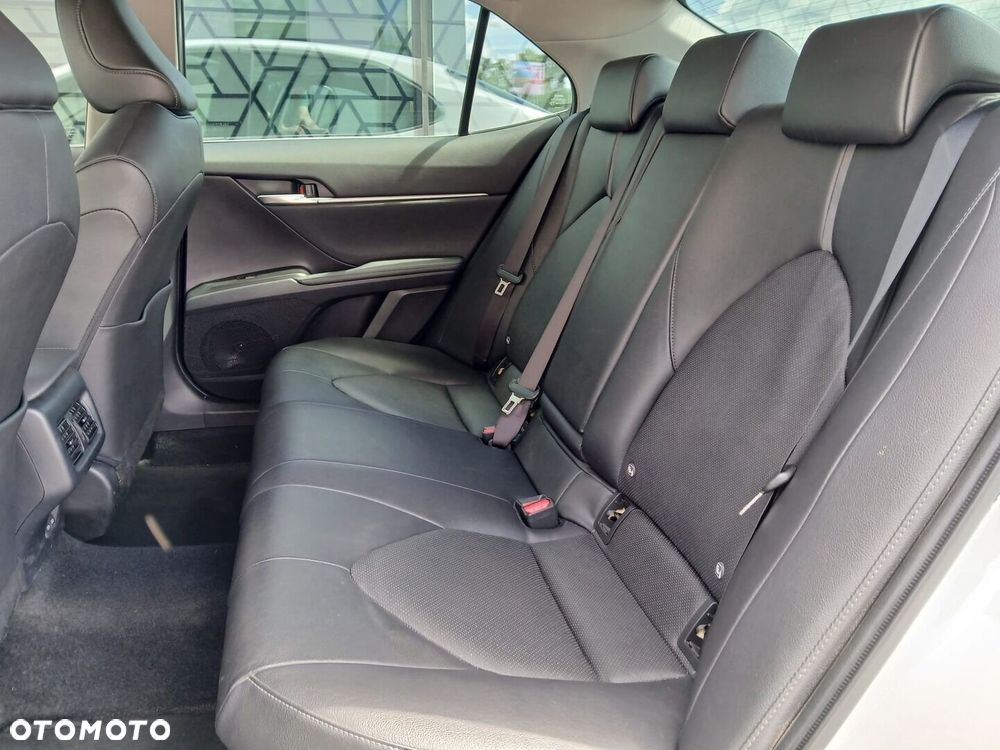Toyota Camry - 7