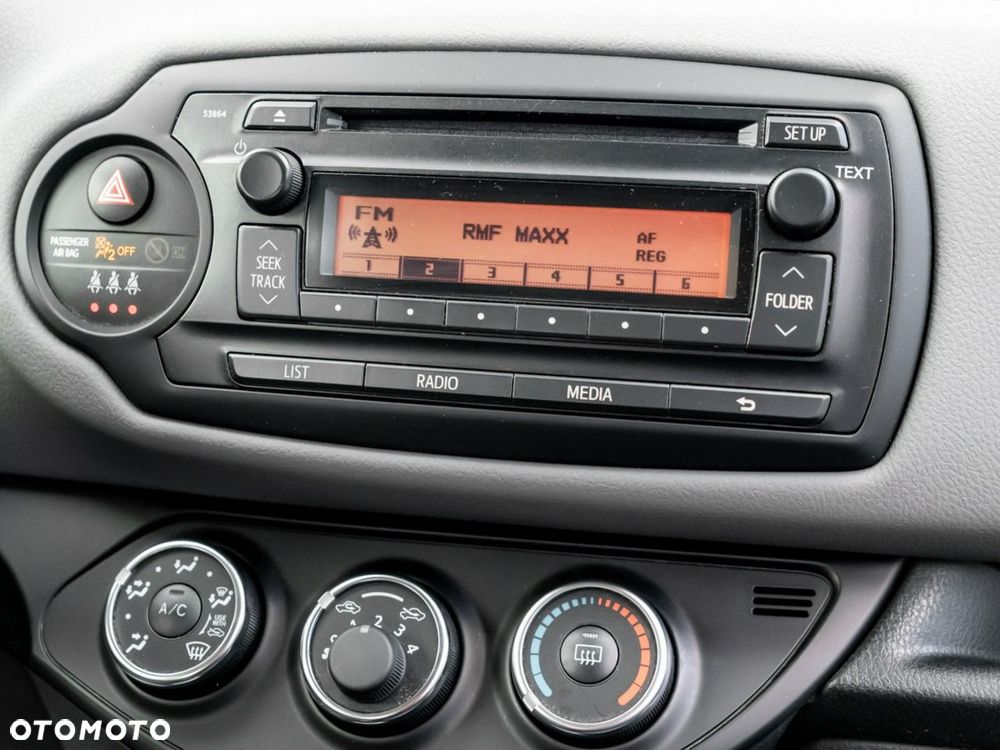 Toyota Yaris 1.0 Active EU6 - 18