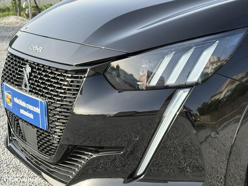 Peugeot e-208 GT - 18