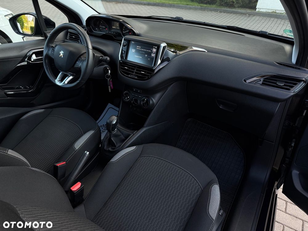 Peugeot 208 PureTech 82 Urban Move - 29