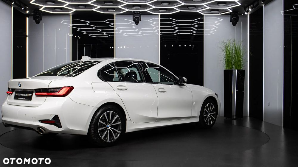 BMW Seria 3 318i Sport Line - 7