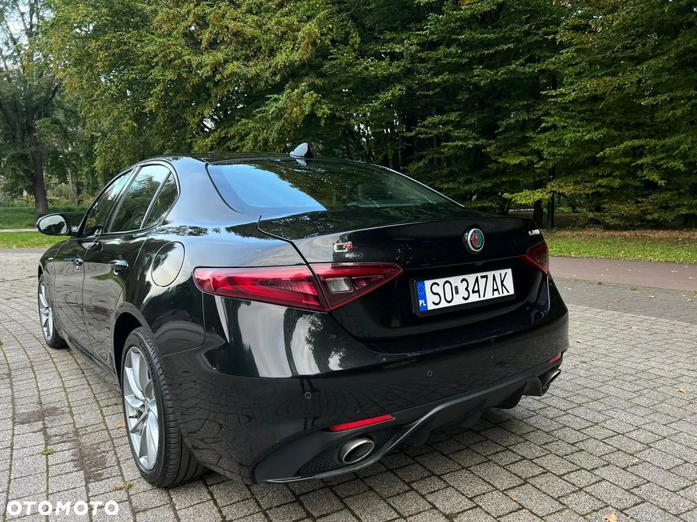 Alfa Romeo Giulia 2.0 Turbo 16V AT8-Q4 Veloce - 9