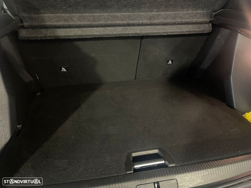 Peugeot e-2008 50 kWh Allure - 31