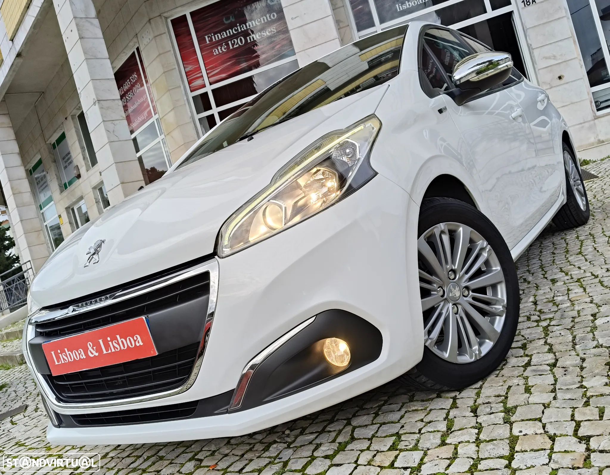 Peugeot 208 1.6 BlueHDi Style - 1