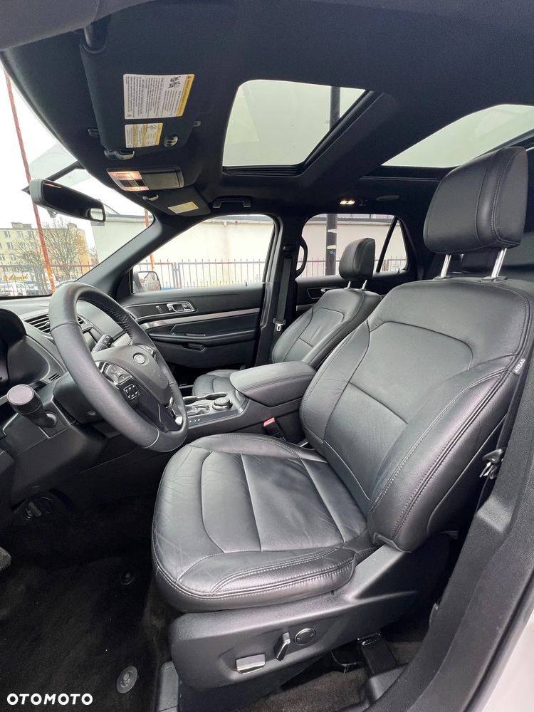 Ford Explorer EcoBoost Plug-in Hybrid ST-LINE - 16