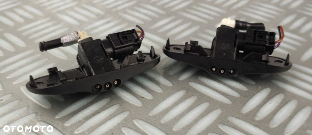 dysza spryskiwacza szyby przedniej lewa prawa grzana AUDI A3 II 2 8P - 3