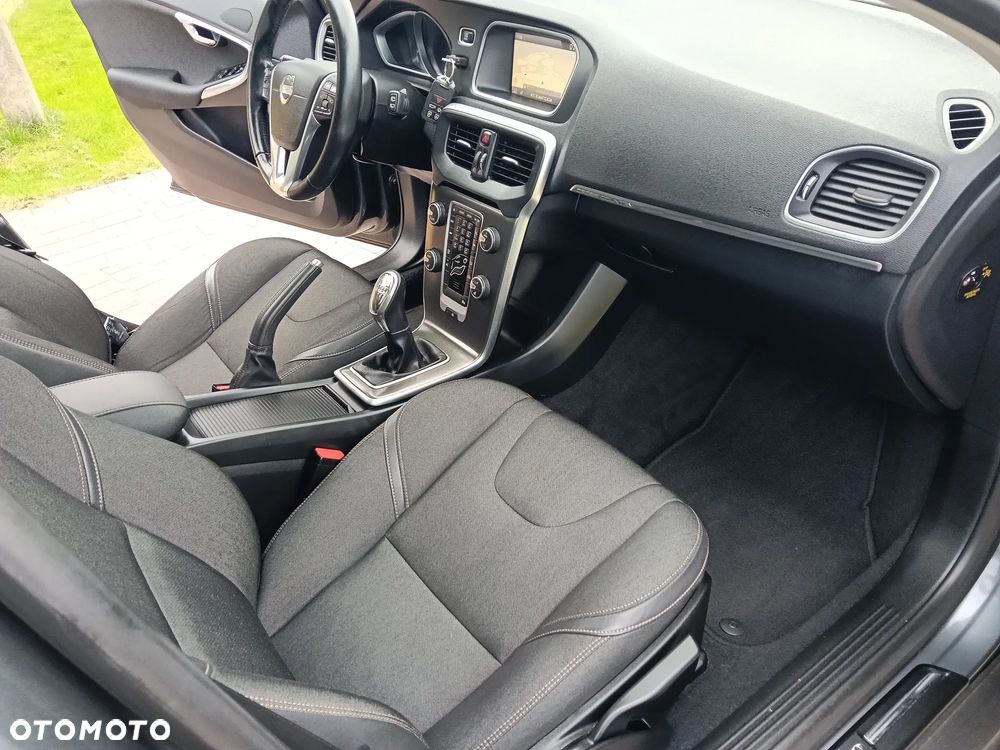 Volvo V40 Cross Country D3 Momentum - 20