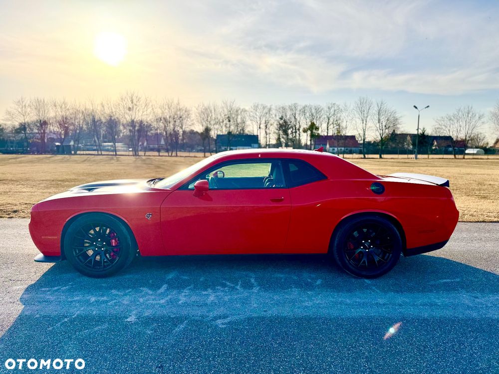 Dodge Challenger - 9