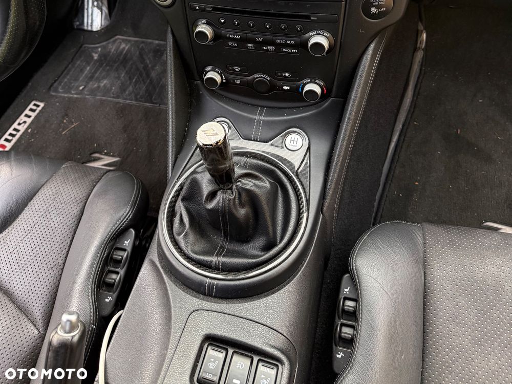 Nissan 370 Z 3.7 V6 - 10