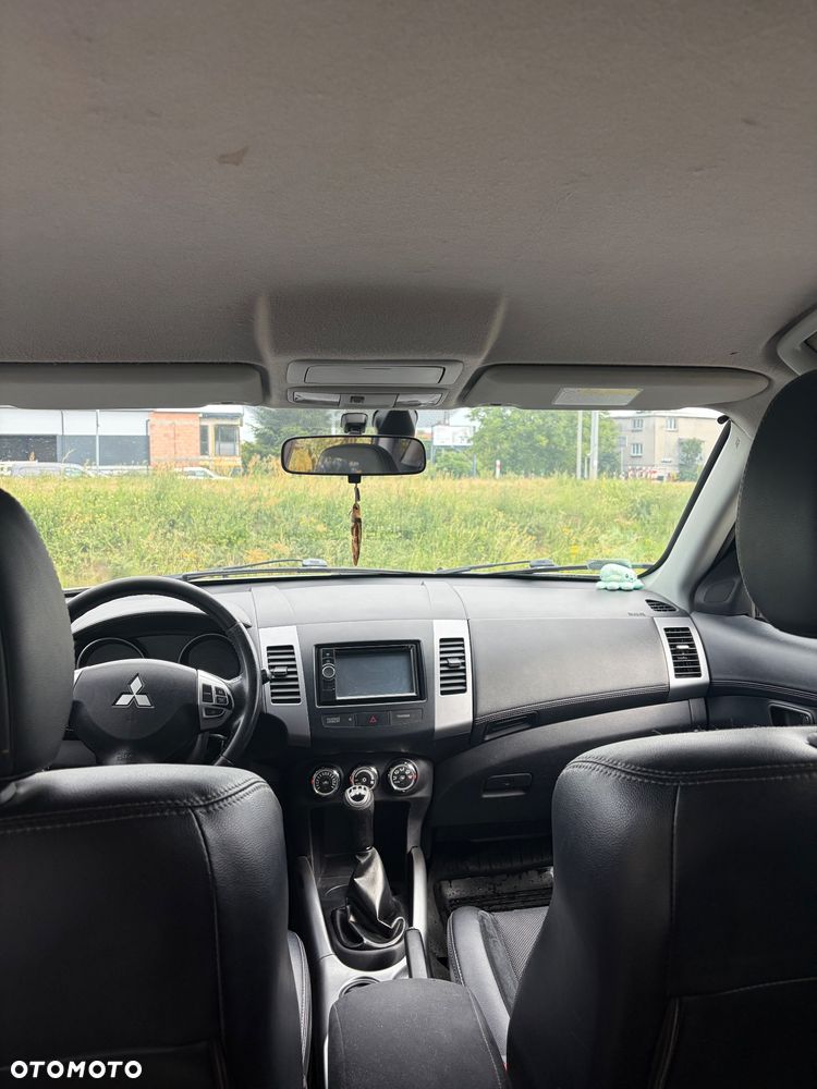 Mitsubishi Outlander 2.0 Intense NAVI 2WD EU5 - 14