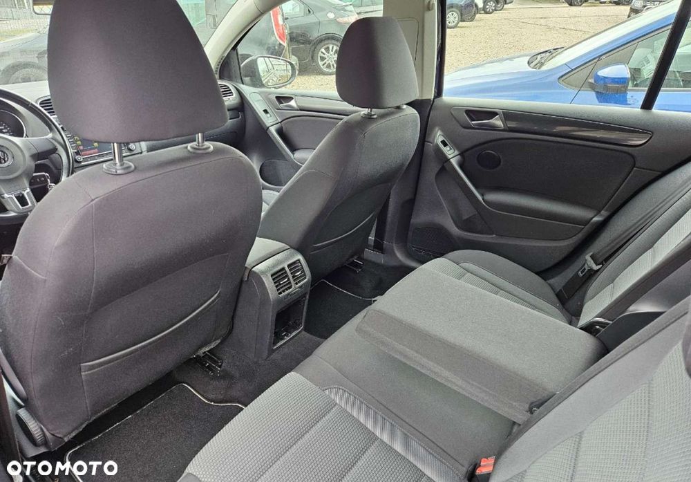 Volkswagen Golf - 10