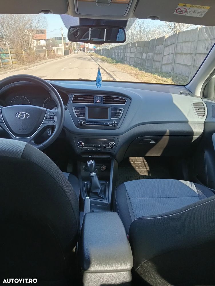 Hyundai i20 1.2 L 84CP 5DR Led Line - 4
