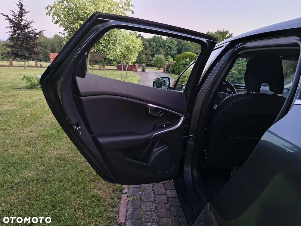 Volvo V40 D2 Summum - 15