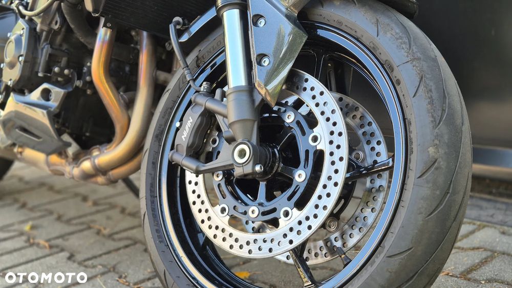 Kawasaki Z 900 - 13