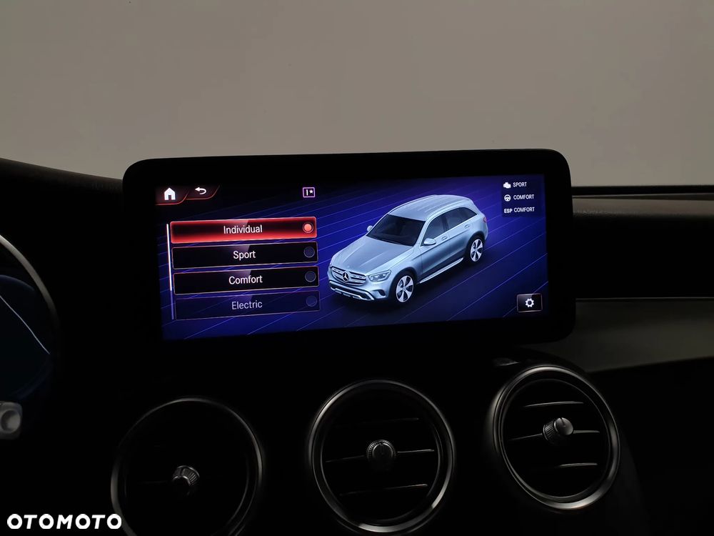 Mercedes-Benz GLC 300 de 4Matic 9G-TRONIC AMG Line Plus - 20