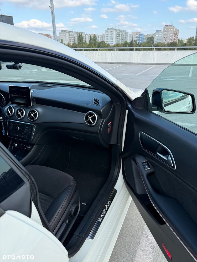 Mercedes-Benz CLA - 16