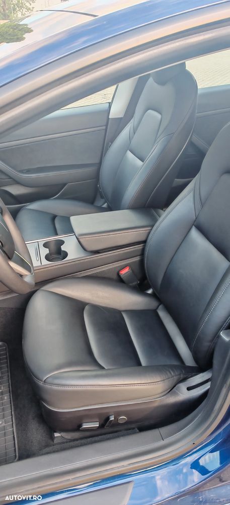 Tesla Model 3 - 9