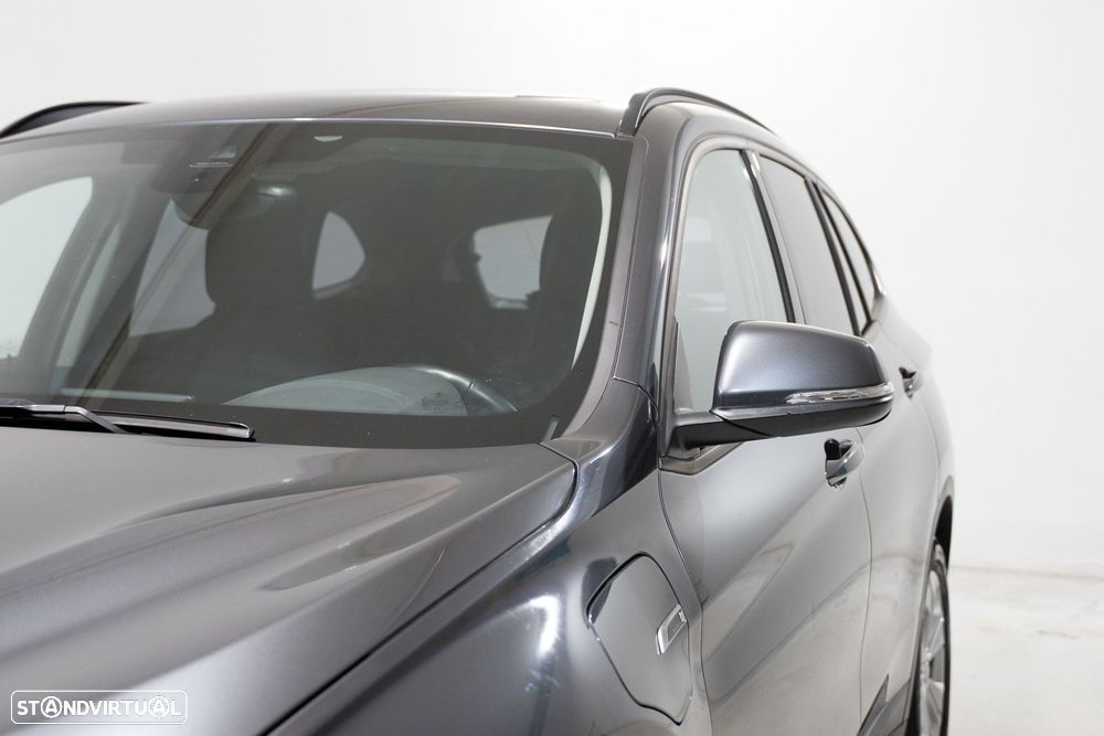 BMW X1 25 e xDrive Corporate Edition - 6