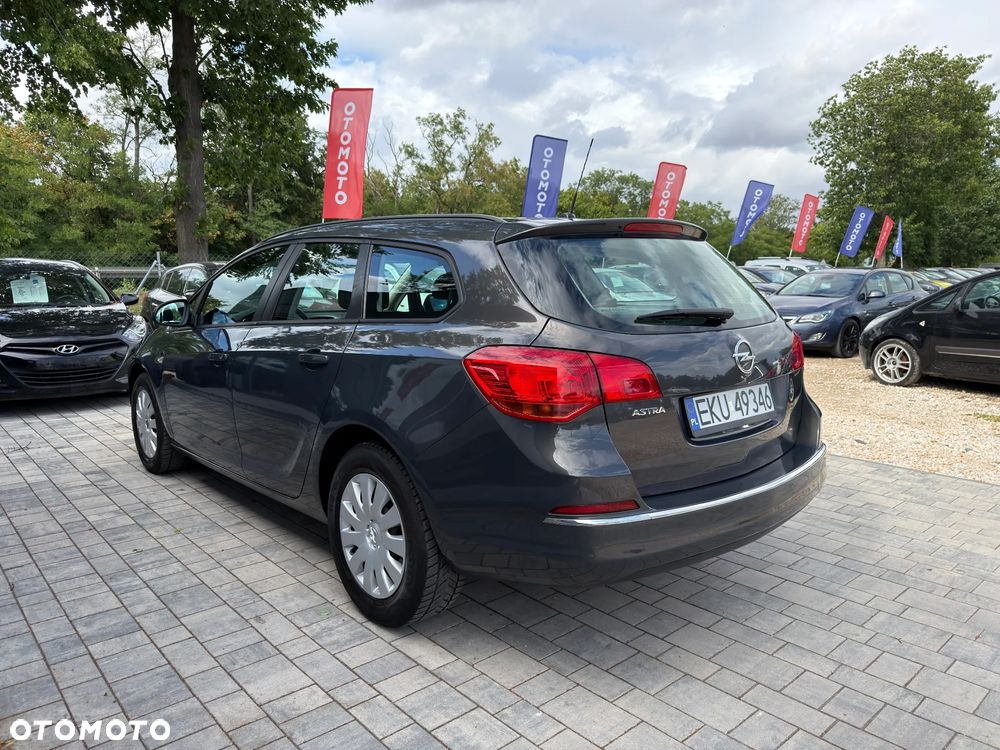 Opel Astra 1.4 Cosmo - 4