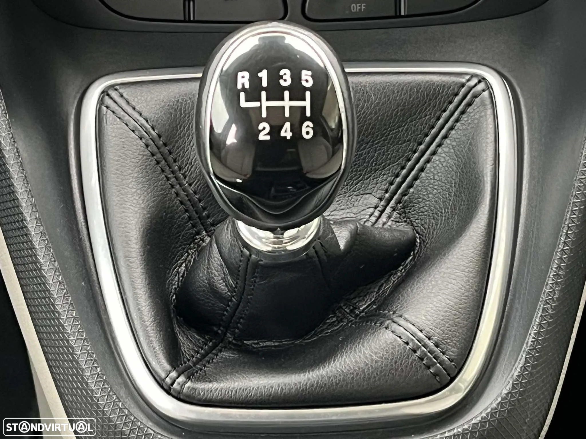 Ford Tourneo Connect Grand 1.5 TDCi Titanium - 32