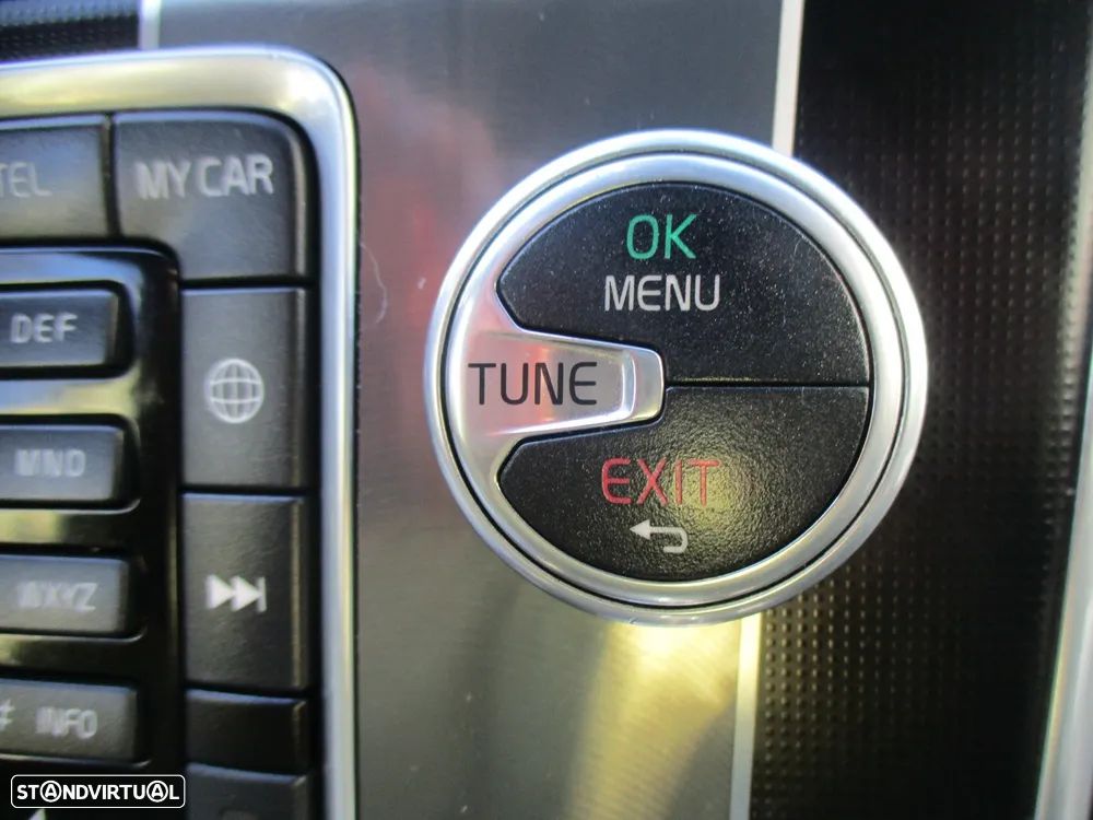 Volvo V60 2.0 D4 R-Design Summum Geartronic - 38