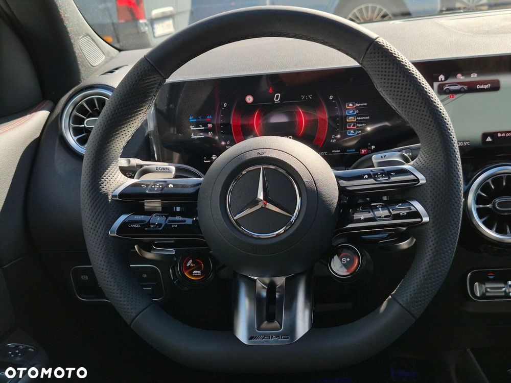 Mercedes-Benz GLA - 30
