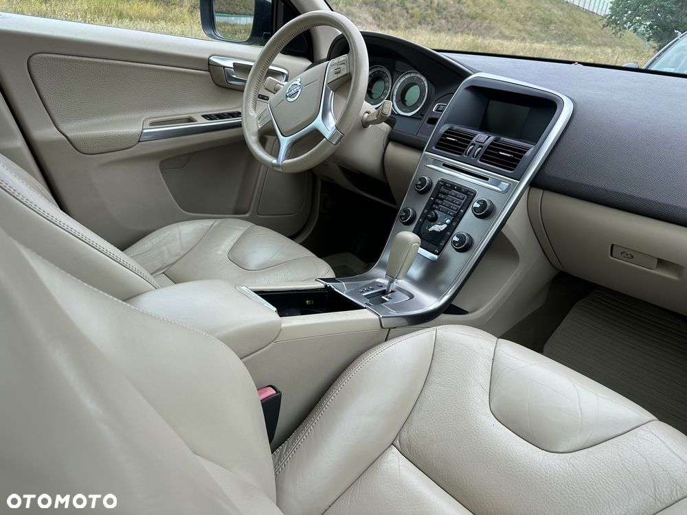 Volvo XC 60 2.4D AWD Summum - 6