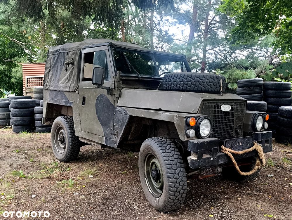 Land Rover Defender - 1