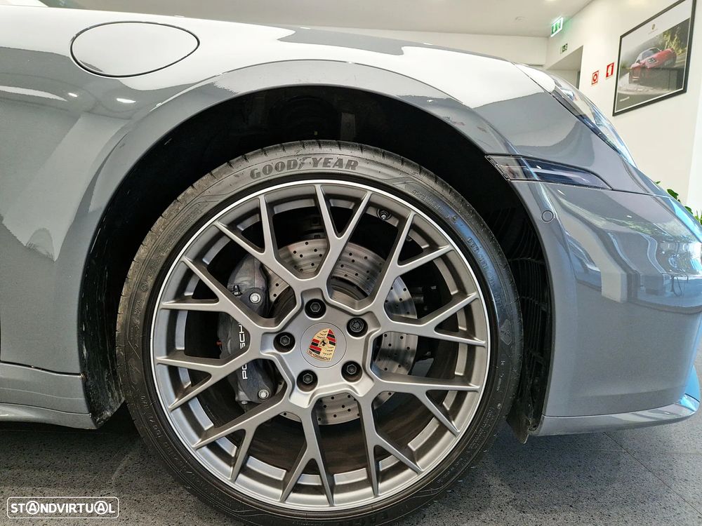 Porsche 911 (992) Carrera - 10