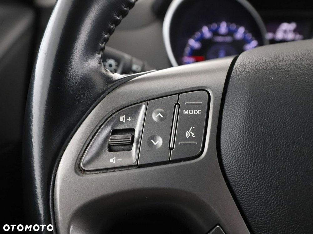 Hyundai ix35 1.6 2WD Fifa World Cup Edition - 30