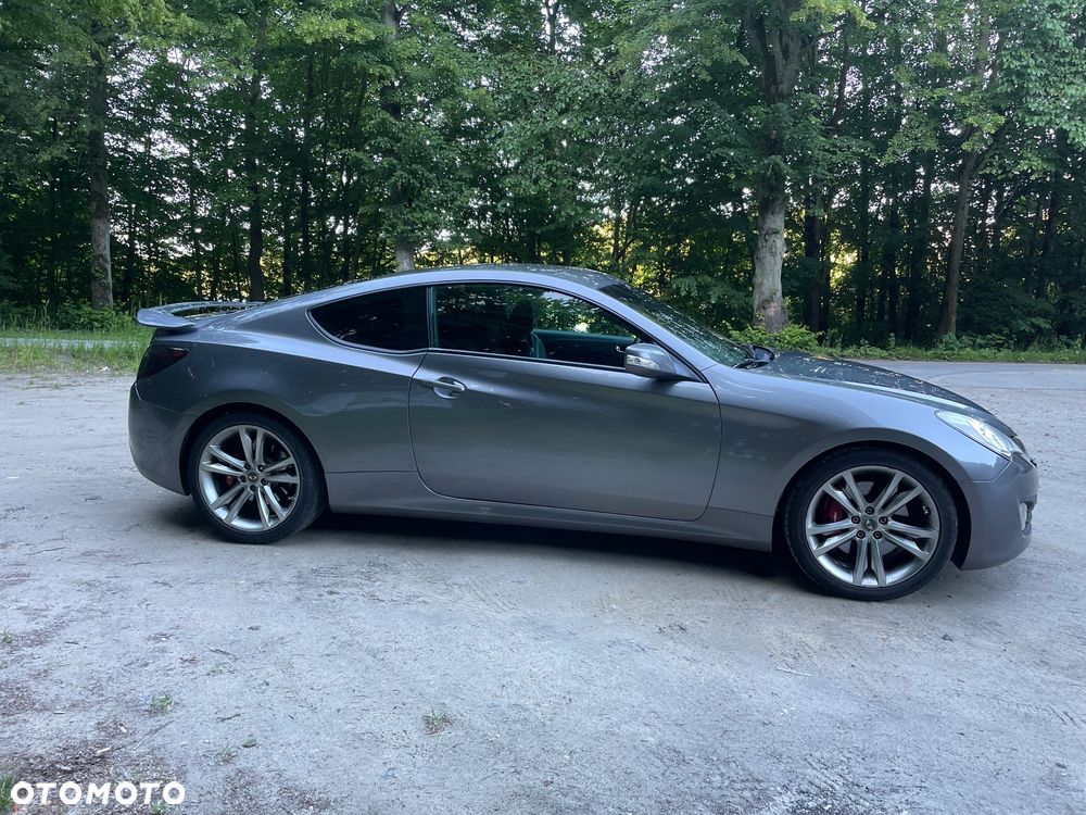 Hyundai Genesis Coupe 3.8 V6 Executive - 7